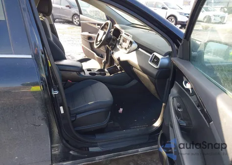 2016 Kia Sorento 2.4L L z USA, uszkodzony, nr VIN 5XYPG4A39GG043587